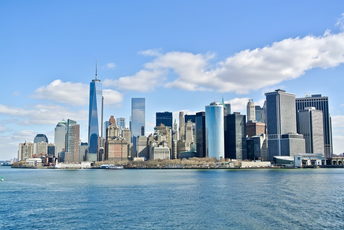 Widok na panoramę Nowego Jorku. Obraz Hans Braxmeier z Pixabay
