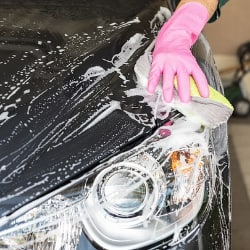 开始洗车作为筹集资金的一种方式。