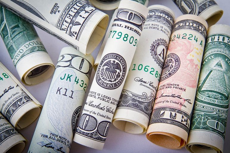 دلار Pixabay - 5 راه برای افزایش سریع پول نقد در مواقع اضطراری