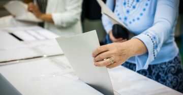 Dịch vụ tên Ethereum DAO bỏ phiếu cho người quản lý cho ba nhóm làm việc