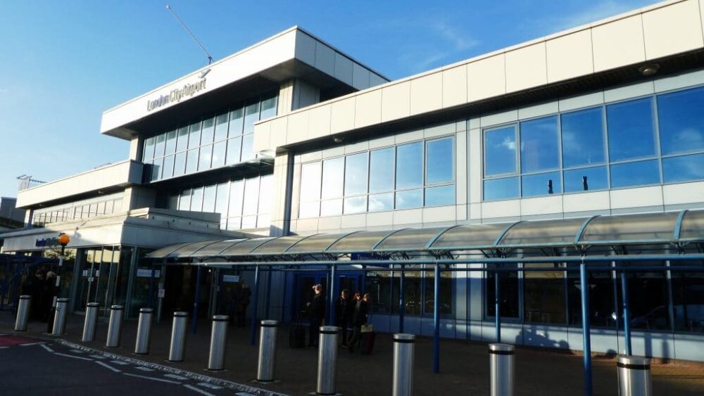 שדה התעופה לונדון סיטי מבקש אישור לטיסות בשבת והגדלת תקרת הנוסעים