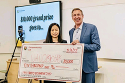 NanoBioFAB は、Equity Incubator で $10,000 の起業家賞を獲得しています...