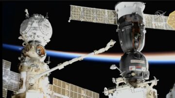 NASA เลื่อน spacewalk เพื่อสนับสนุนการสืบสวนของ Soyuz