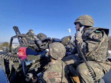 Южная Корея проводит учения, имитирующие сбивание северных беспилотников