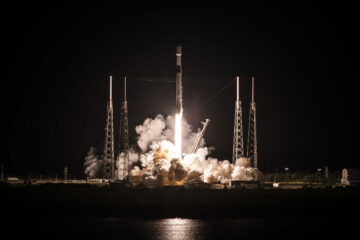 SpaceX запускає першу пару супутників O3b mPower