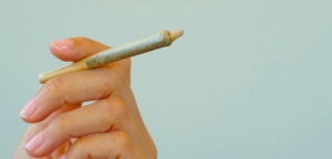 how to hold a joint
