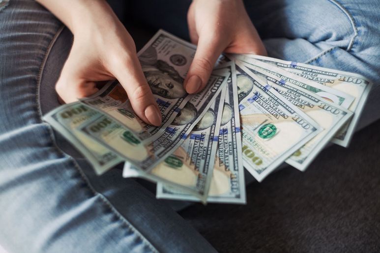 Unsplash Alexander Mils loans - 8 Ways to Raise Money Quickly for Emergencies