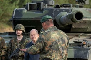 Po ponudbi ZDA Nemčija Ukrajini izpusti tanke leopard