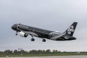 Okrevanje strank Air New Zealand po ekstremnih vremenskih razmerah v Aucklandu dobro poteka