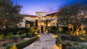 Albert Pujols está listando sua mansão em Irvine por US$ 9.98 milhões