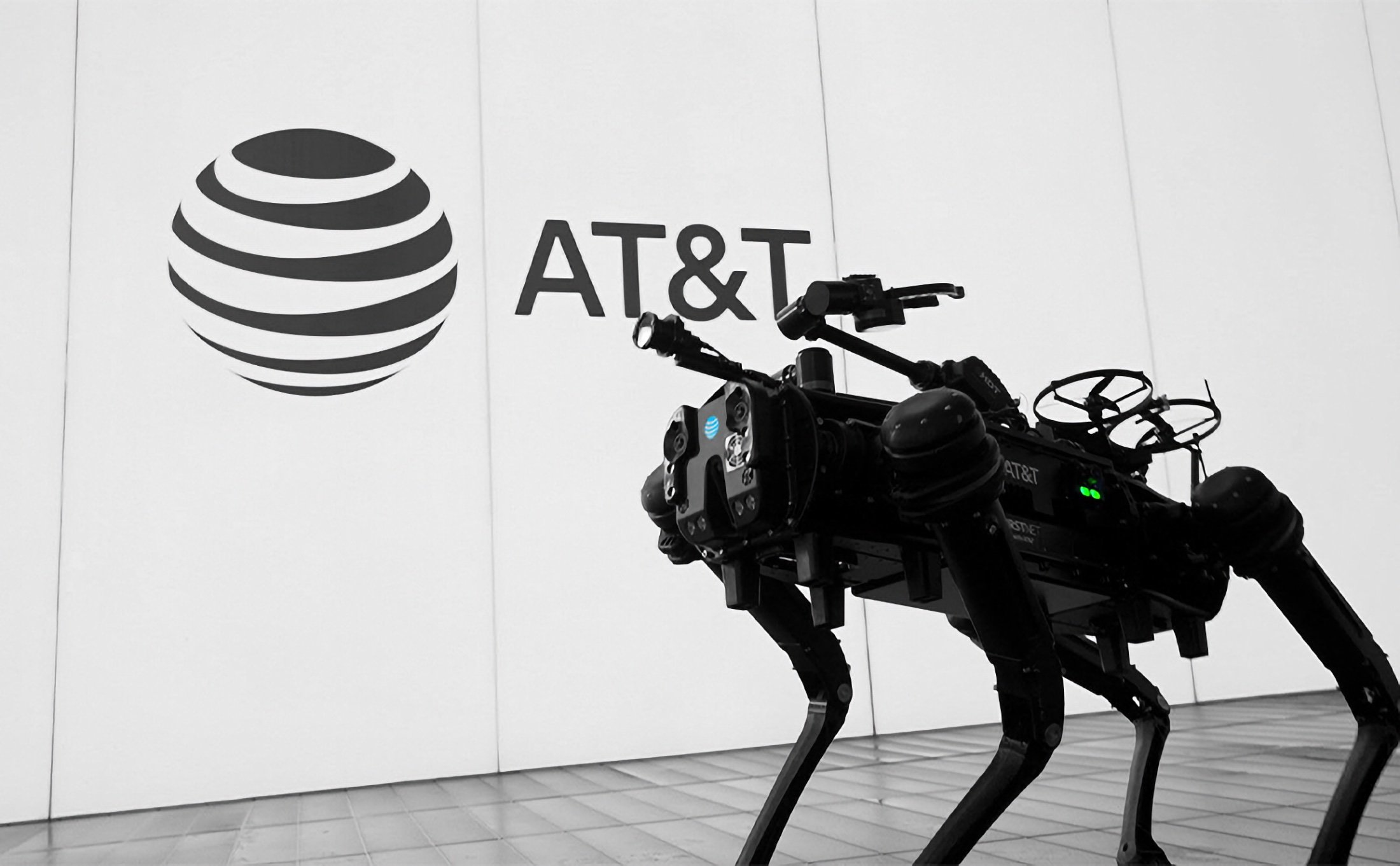 شركة AT&T تروج للكلاب الآلية من أجل السلامة العامة والدفاع الوطني