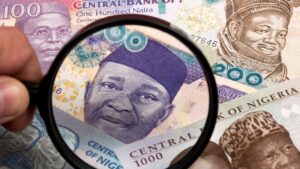 Bitcoin wird in Nigeria inmitten bargeldloser Sparmaßnahmen höher gehandelt