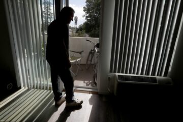 California forbød seksjon 8 boligdiskriminering. Hvorfor det fortsatt vedvarer