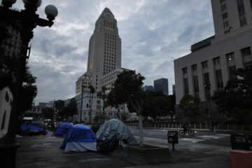 Kolonne: Lei av mislykket lederskap støttet LA-velgere herskapsskatt for å hjelpe hjemløse. Vil det fungere?