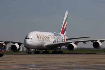 Эмирейтс расширяет сеть самолетов A380, возобновляя полеты в Бирмингем, Глазго и Ниццу.