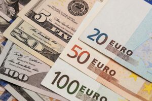 EUR/USD тримається на рівні близько 1.0860 с, оскільки трейдери готуються до рішень ФРС та ЄЦБ