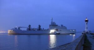 Erstes französisches FLOTLOG-Logistikunterstützungsschiff startet Seeerprobung