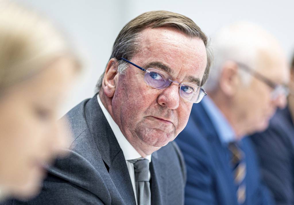 Duitsland benoemt regionale ambtenaar tot minister van Defensie