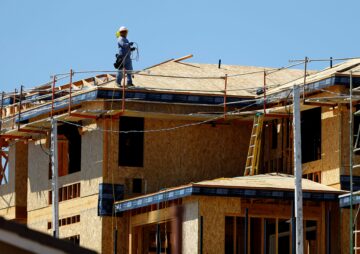 住宅建設業者のセンチメントは12か月連続で低下していますが、底は近いかもしれません