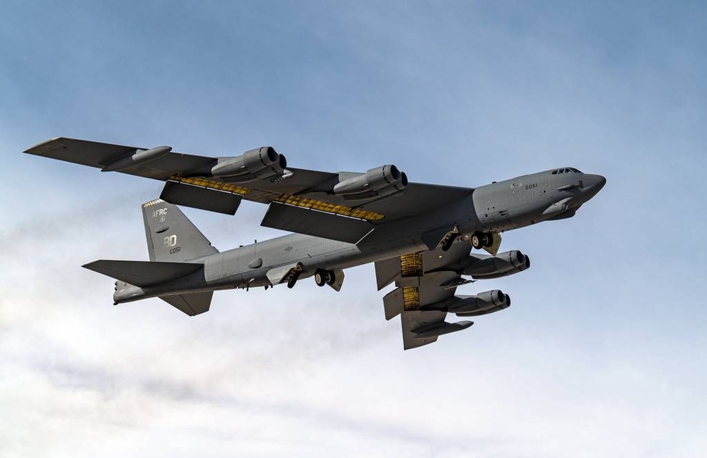 Hogyan lehet újramotorozni egy B-52-est és új bombázó flottát készíteni