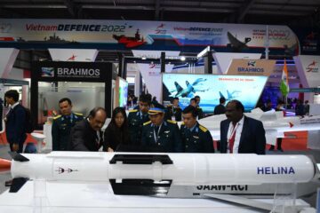 Indien vil bruge 522 millioner dollars på missiler, luftforsvar og flådevåben