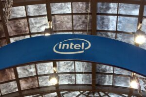 A befektetők pánikba esnek az Intel zord előrejelzése miatt, a részvények több mint 9%-ot estek