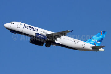 A JetBlue új útvonalakat jelent be