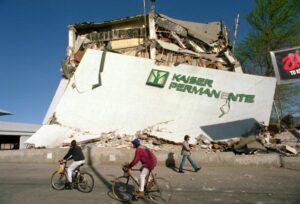 LA rammer jordskælvets milepæl på 1 milliard dollar: 8,000 bygninger eftermonteret