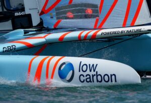 บริษัทพลังงานหมุนเวียนชั้นนำ Low Carbon ผนึกกำลังกับนักเดินเรือที่ประสบความสำเร็จมากที่สุดในโลก