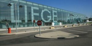 Liege airport paralysed 24 hours by ice and snow, traffic was diverted but resumes now