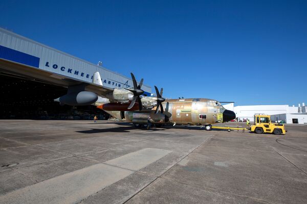 قامت شركة لوكهيد مارتن بطرح أول طائرة من طراز KC-130J لألمانيا