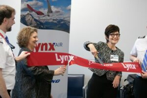 Penerbangan Lynx Air ke Orlando lepas landas dari Toronto Pearson