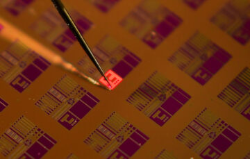 MICLEDI สาธิต LED ขนาดเล็ก AlInGaP สีแดงที่งาน CES เติมเต็มพอร์ตโฟลิโอของ RGB micro-LED