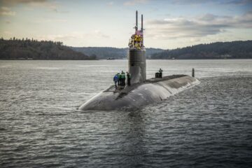 海军准备好新工具，在康涅狄格潜艇碰撞后进行训练