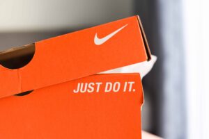 Nike sfida lo slogan del marchio di Hemp Company "Just Hemp It"