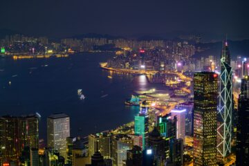Proaktive politikker skaber "østvind"-øjeblik for Hong Kong i kamp om fintech-ledelse (King Leung)
