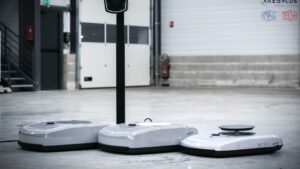 Η Ram κάνει το ντεμπούτο του ρομπότ ασύρματης επαγωγικής φόρτισης