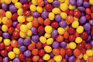 Root & Bloom og Joyibles bringer Joy Bombs Candy-belagte frukttygger til Massachusetts