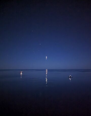 Capsula de marfă SpaceX Dragon se îndreaptă spre stropire înainte de zori în Golful Mexic