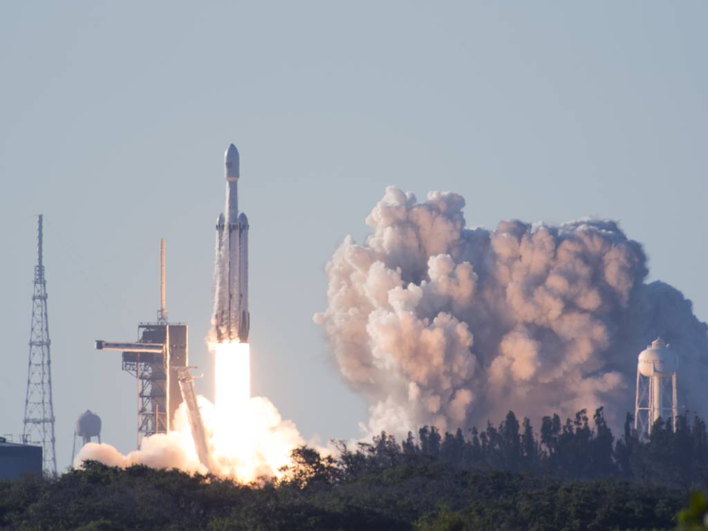 SpaceX lanceert Falcon Heavy-raket met 1e nationale veiligheidslading