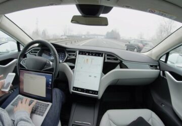 Tesla vervalste zelfrijdende demo, getuigt Autopilot-ingenieur