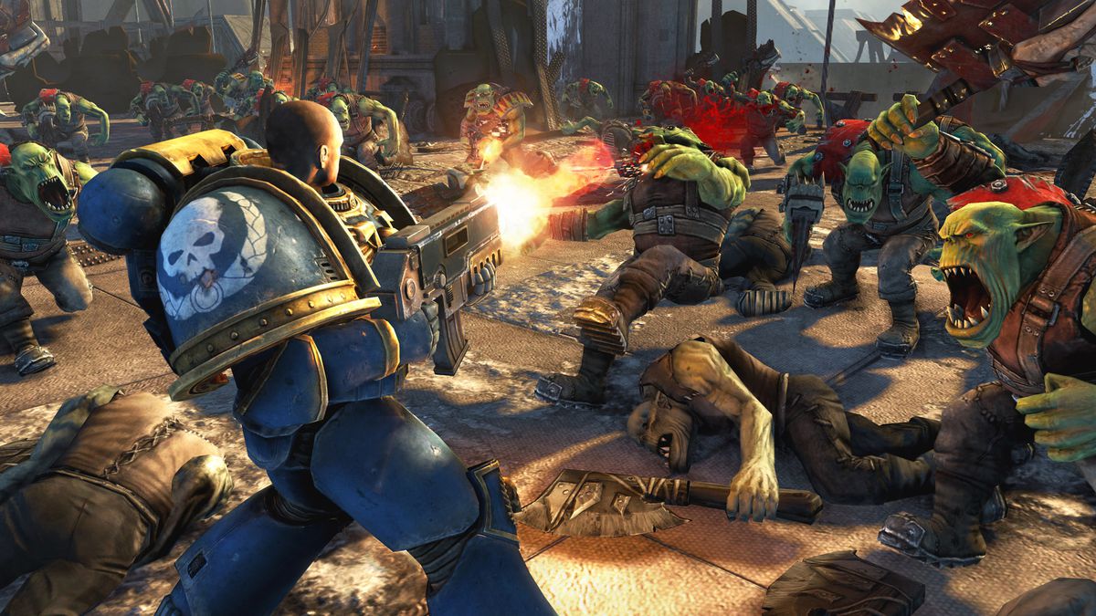 Kaptan Titus, Warhammer 40,000: Space Marine'de Orks'a ateş ediyor