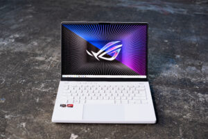 Cele mai bune laptopuri Asus 2023: cele mai bune în general, cele mai bune pentru jocuri și multe altele
