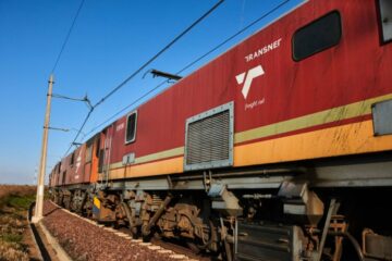 A Transnet feladja a kínai vasúti szerződést, új pályázatot tervez