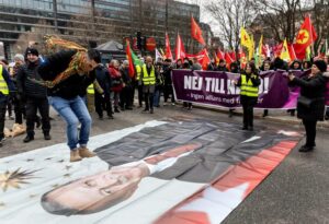 Turkije frustreert de NAVO-biedingen van Finland en Zweden