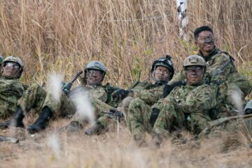 ΗΒ και Ιαπωνία υπογράφουν συμφωνία για να επιτρέψουν διμερείς αναπτύξεις στρατευμάτων