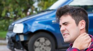Co za ból szyi: oznaki urazu kręgosłupa szyjnego po wypadku samochodowym