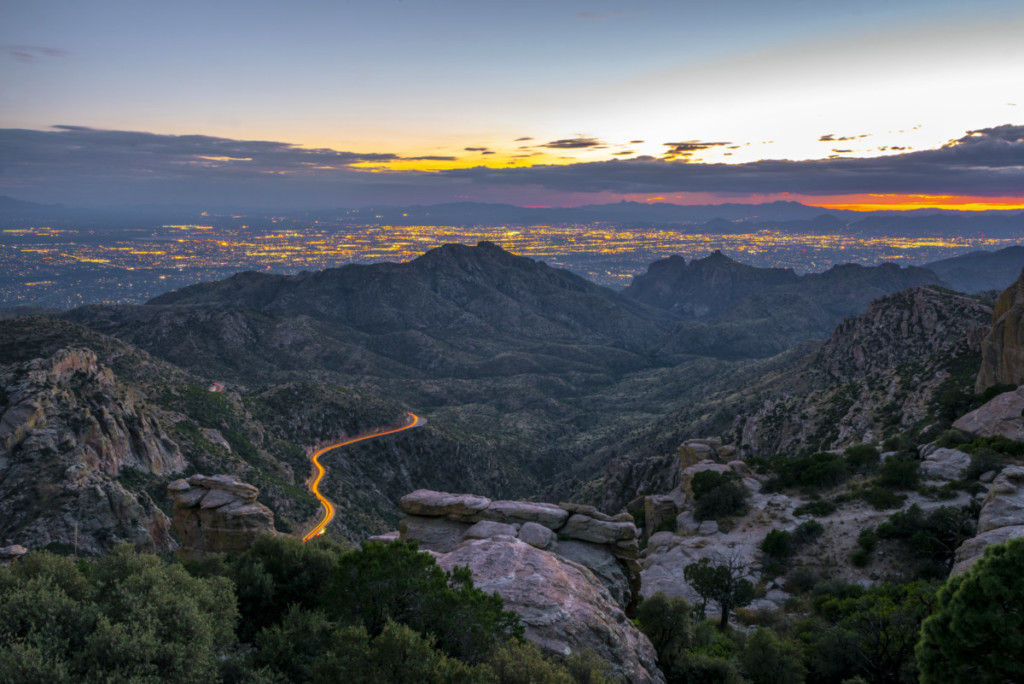 Vue du coucher de soleil de Tucson Arizona à la recherche de Mt Lemmon