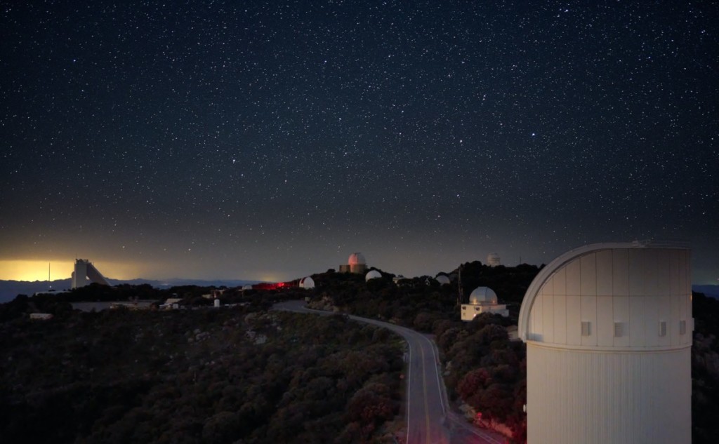 pogled na nočno nebo na observatoriju Kitt Peak