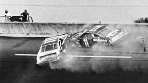 1979 Daytona 500 apontada como a corrida mais memorável da NASCAR - virou luta de boxe